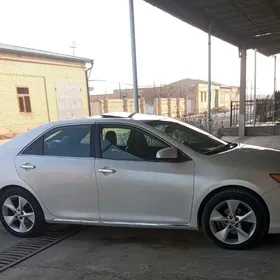 Toyota Camry 2012