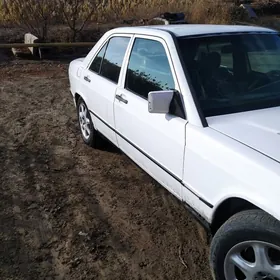 Mercedes-Benz 190E 1985