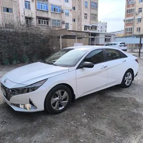 Hyundai Elantra 2022