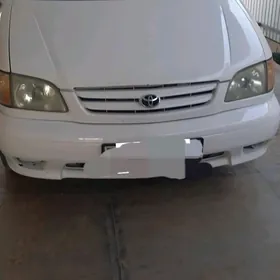 Toyota Sienna 2002