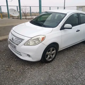 Nissan Versa 2013