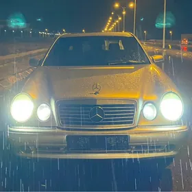 Mercedes-Benz E320 2000