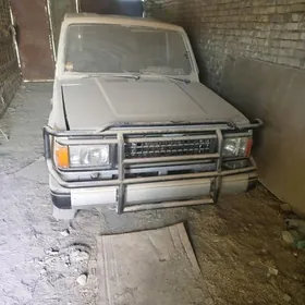 Isuzu Trooper 1990