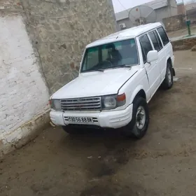 Mitsubishi Pajero 1998