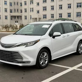 Toyota Sienna 2022
