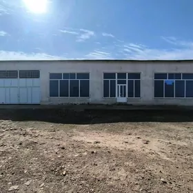 Magazin sklady ofisi bilen