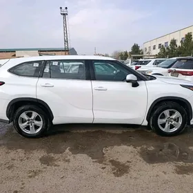 Toyota Highlander 2021