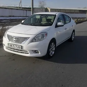 Nissan Versa 2011
