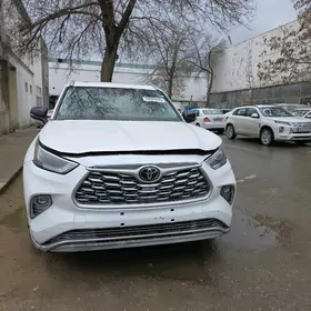 Toyota Highlander 2022