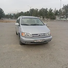 Toyota Sienna 1998