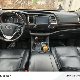 Toyota Highlander 2017