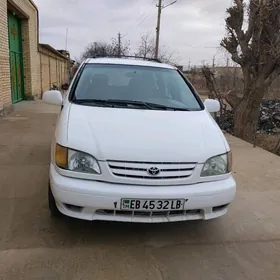 Toyota Sienna 2001