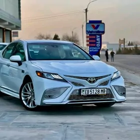 Toyota Camry 2021