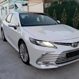 Toyota Camry 2024