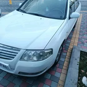 Nissan Sunny 2010