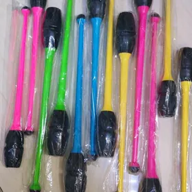 Булавы для гимнастики.