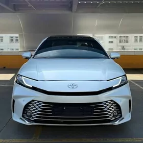 Toyota Camry 2025