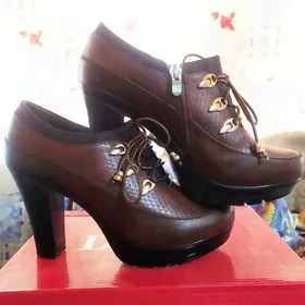 Женская обувь размер 40