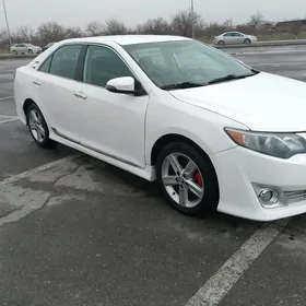Toyota Camry 2013