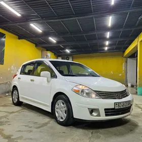 Nissan Versa 2011