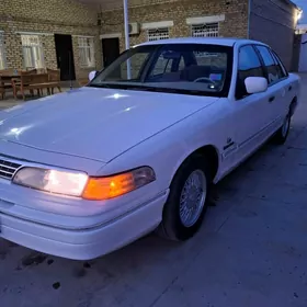 Ford Crown Victoria 1995