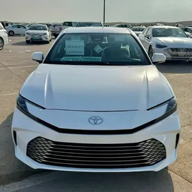 Toyota Camry 2025