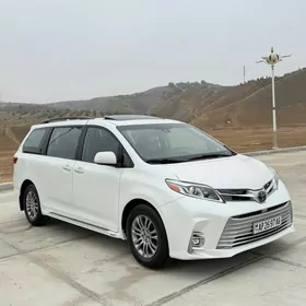 Toyota Sienna 2018