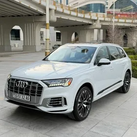 Audi Q7 2024