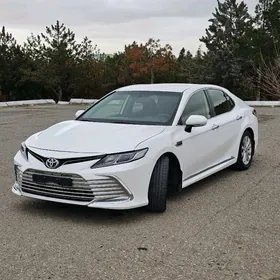 Toyota Camry 2021