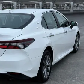 Toyota Camry 2022