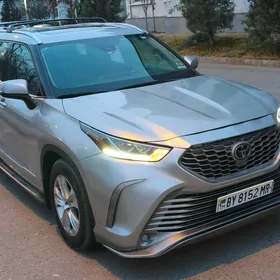 Toyota Highlander 2021