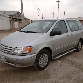 Toyota Sienna 2001