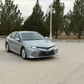 Toyota Camry 2018