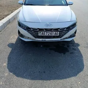 Hyundai Elantra 2022