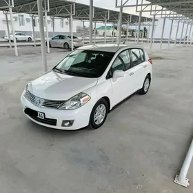 Nissan Versa 2011