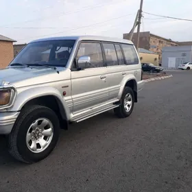 Mitsubishi Pajero 1994