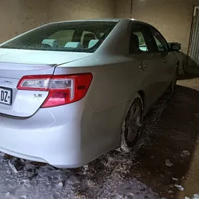 Toyota Camry 2012