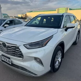 Toyota Highlander 2021