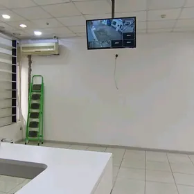 Bazarda magazin arenda beryar