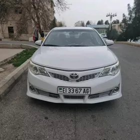 Toyota Camry 2014