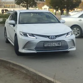 Toyota Camry 2021