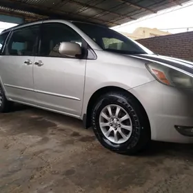 Toyota Sienna 2004