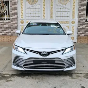 Toyota Camry 2023