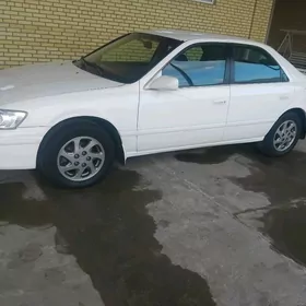 Toyota Camry 2001