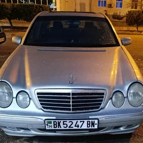 Mercedes-Benz E320 2000