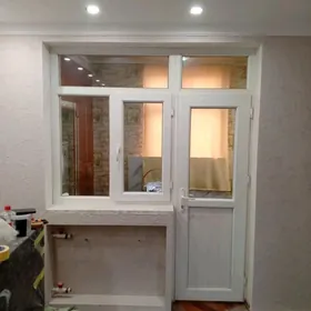 plastik gapy aýna bile