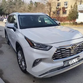 Toyota Highlander 2022