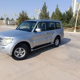Mitsubishi Pajero 2008