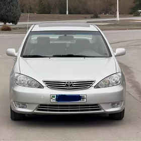 Toyota Camry 2004