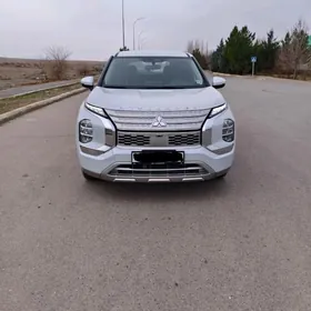 Mitsubishi Outlander 2022